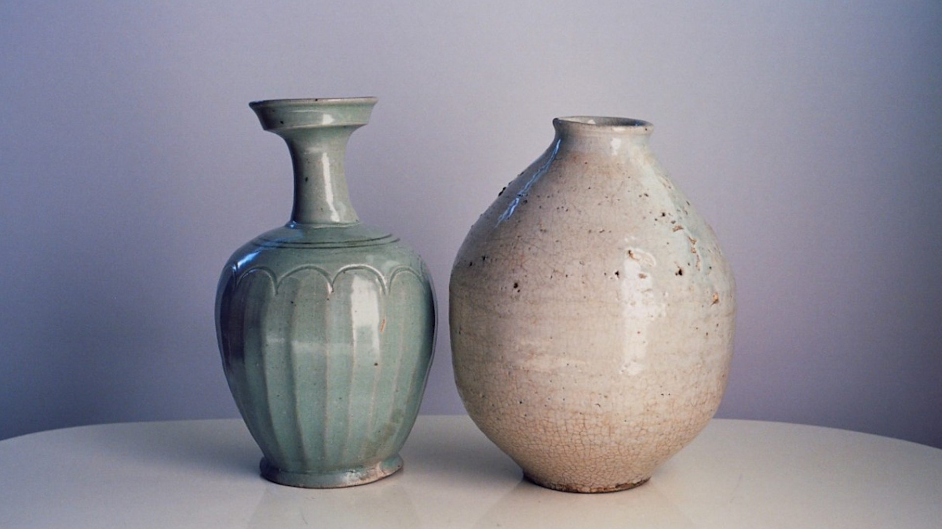 고려청자와 백자 비롯한 다양한 유물 발견