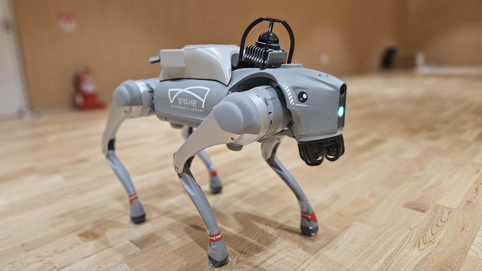 경기도서관, 인공지능 로봇 6종 체험전 '로봇을 이겨라!' 개최